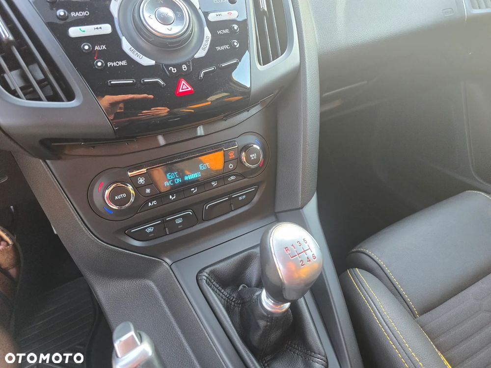 Ford Focus 2.0 EcoBoost ST - 23