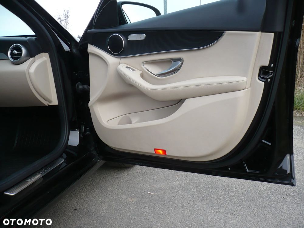 Mercedes-Benz Klasa C 220 d 4MATIC 9G-TRONIC - 11