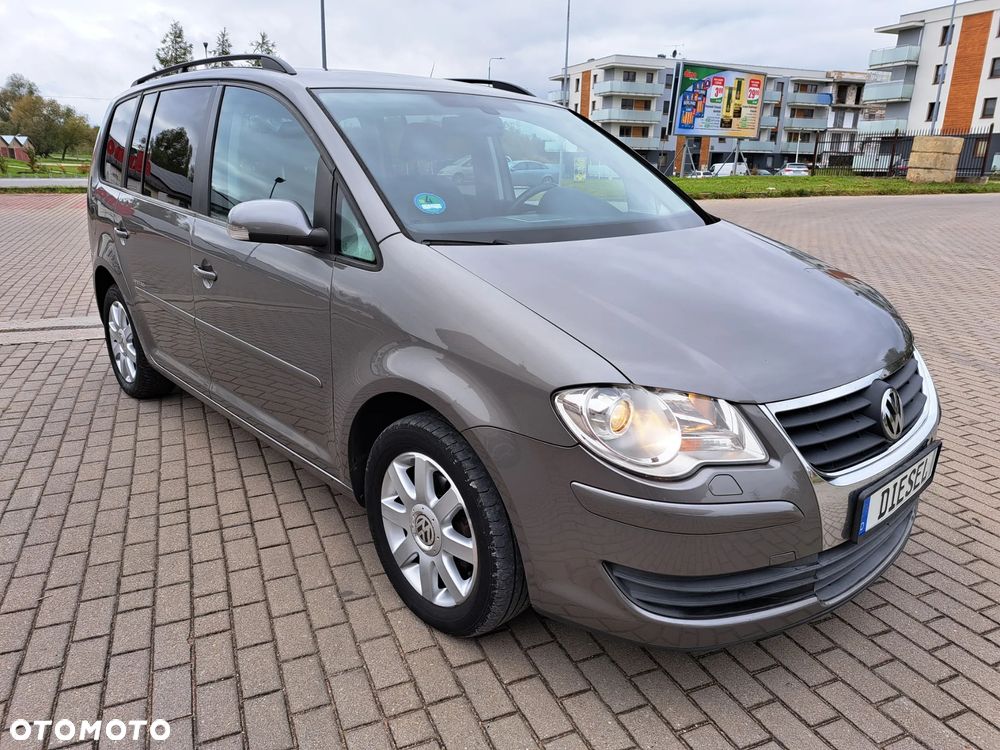 Volkswagen Touran - 4