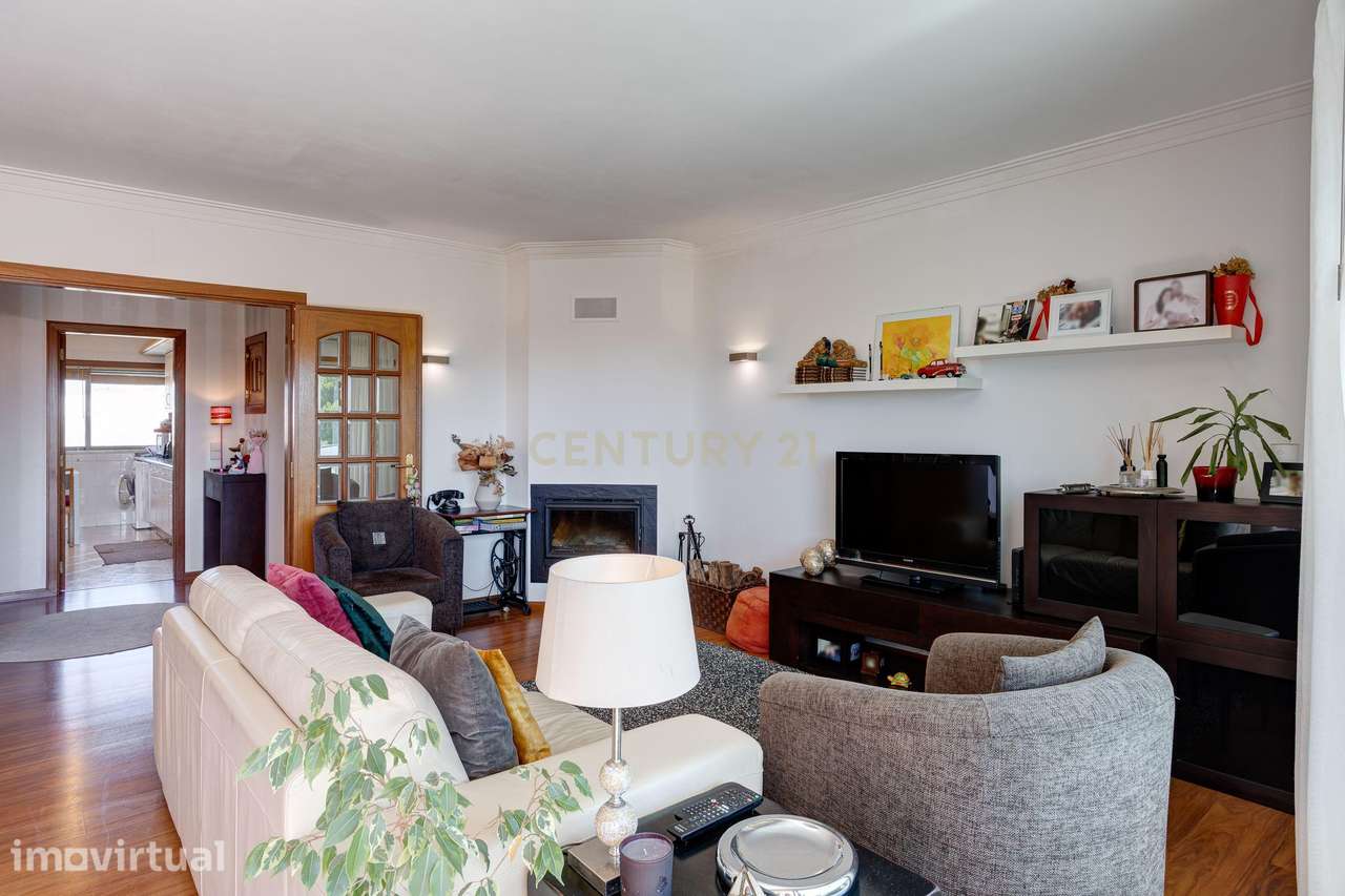 APARTAMENTO T3 PORTO SALVO | 3 FRENTES | SUÍTE | VARANDAS | GARAGEM | - Grande imagem: 2/27