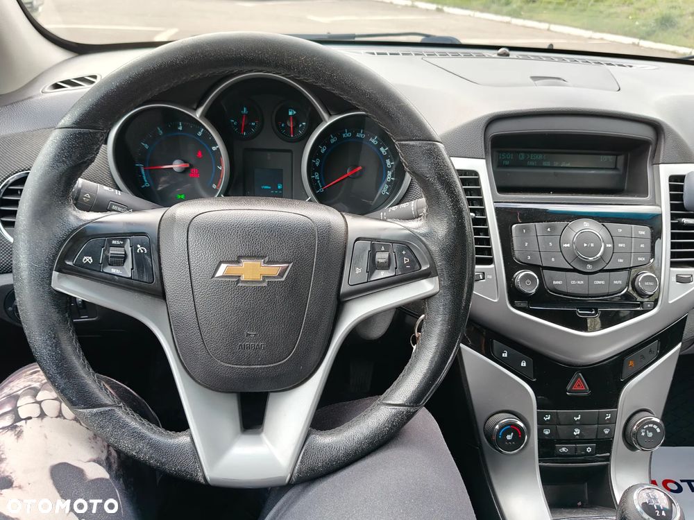Chevrolet Cruze 1.6 LT - 21