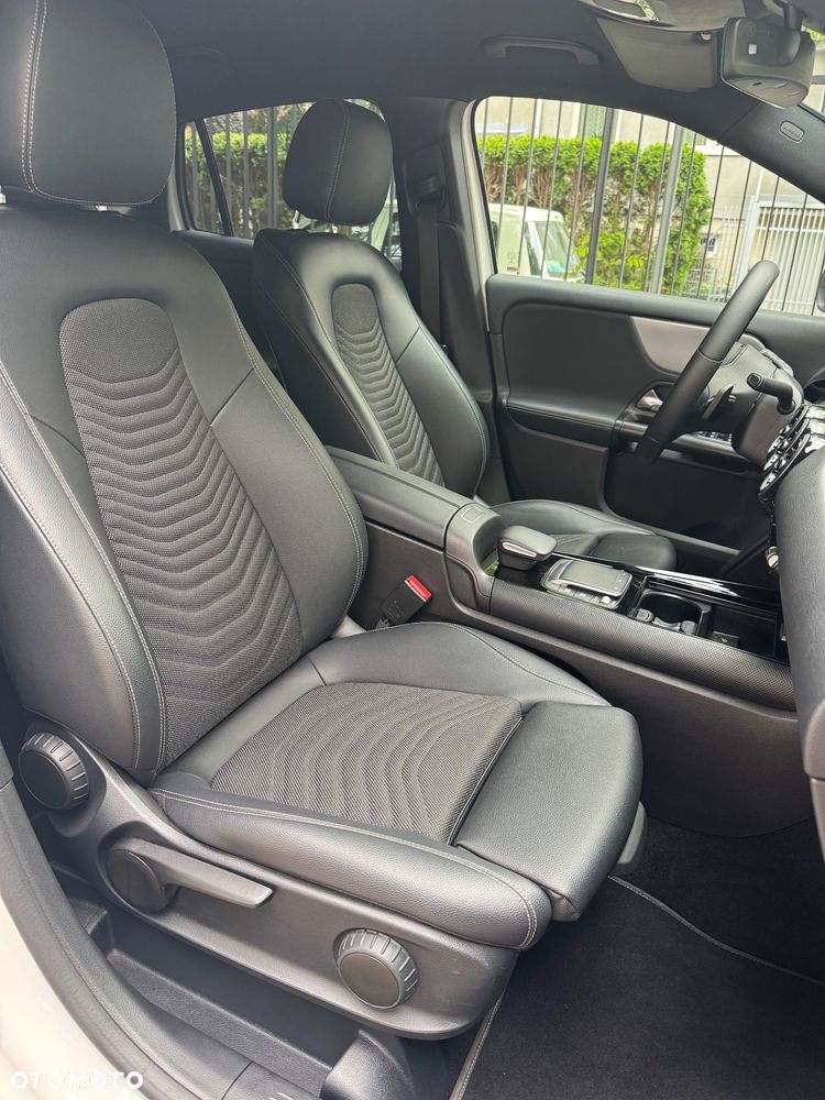 Mercedes-Benz GLA 180 d Business Edition - 16