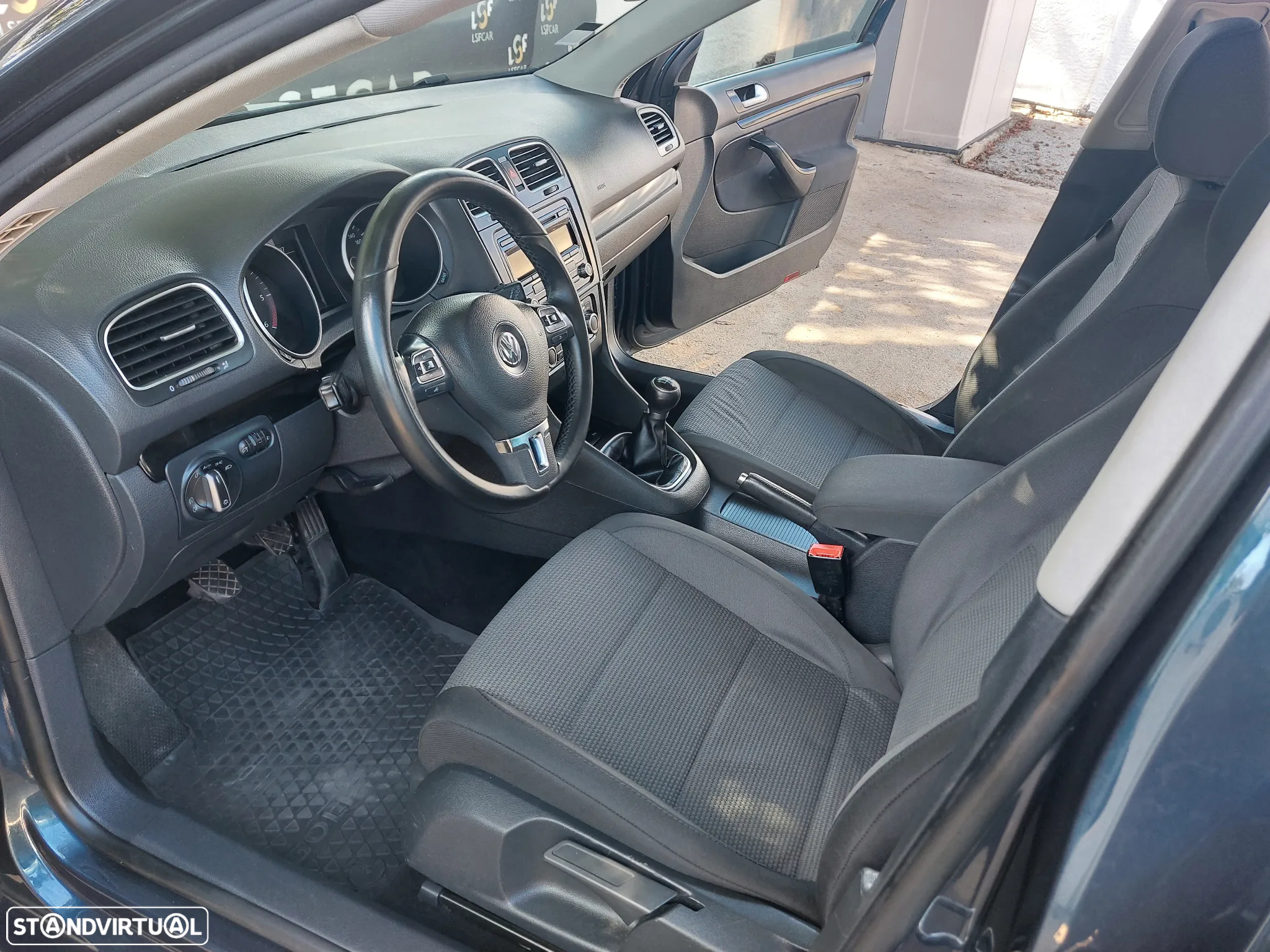 VW Golf Variant 1.6 TDi Confortline - 9