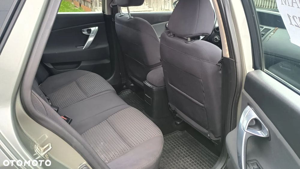 Nissan Primera - 21