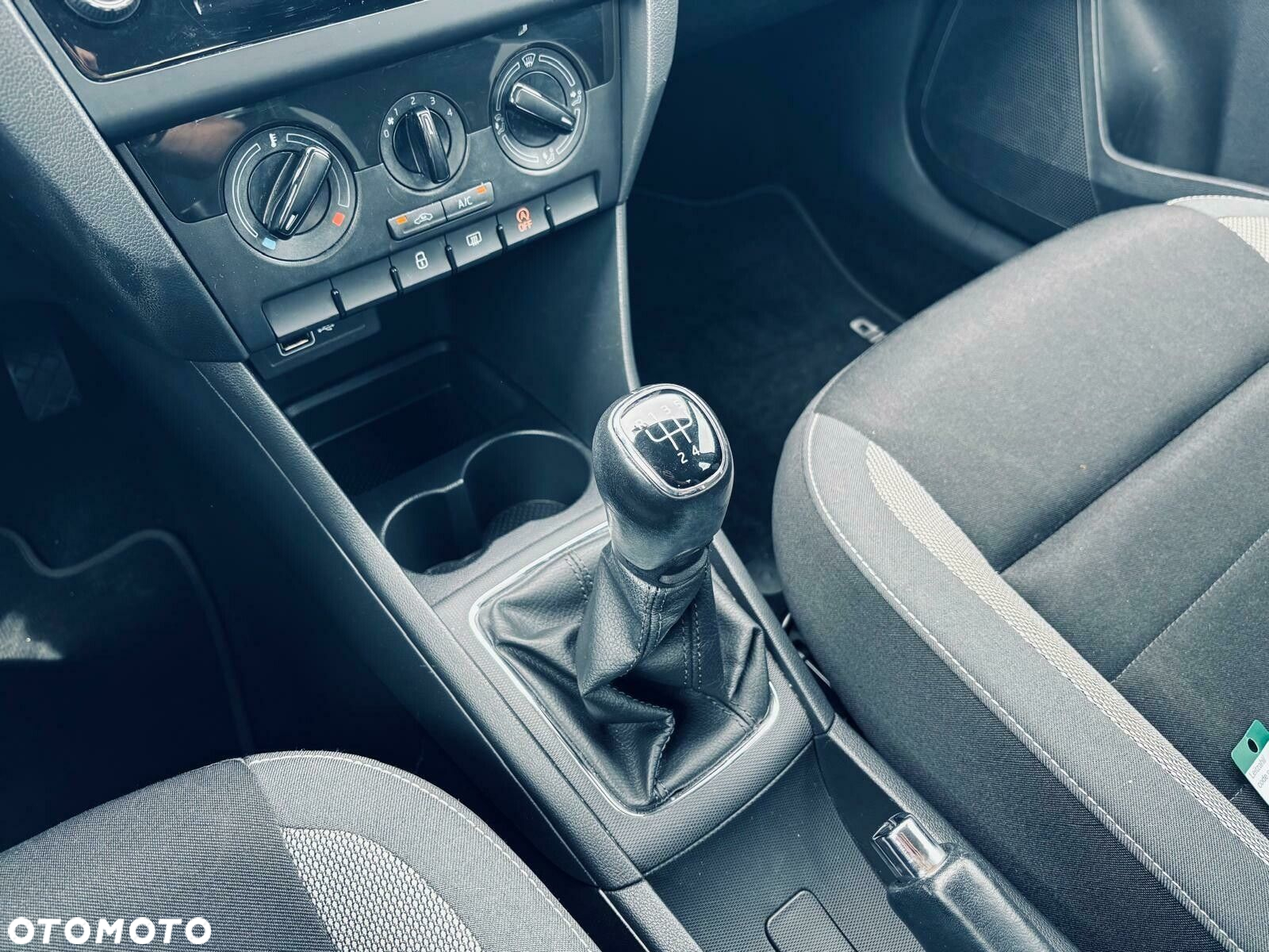 Skoda RAPID 1.0 TSI Ambition - 27