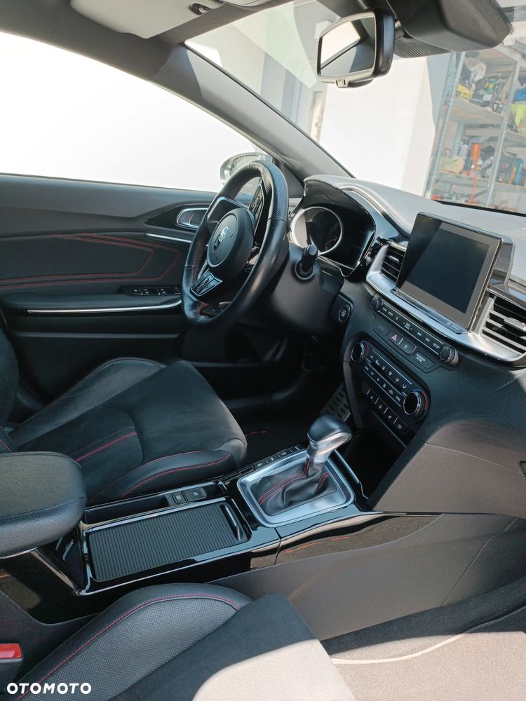 Kia ProCeed - 15