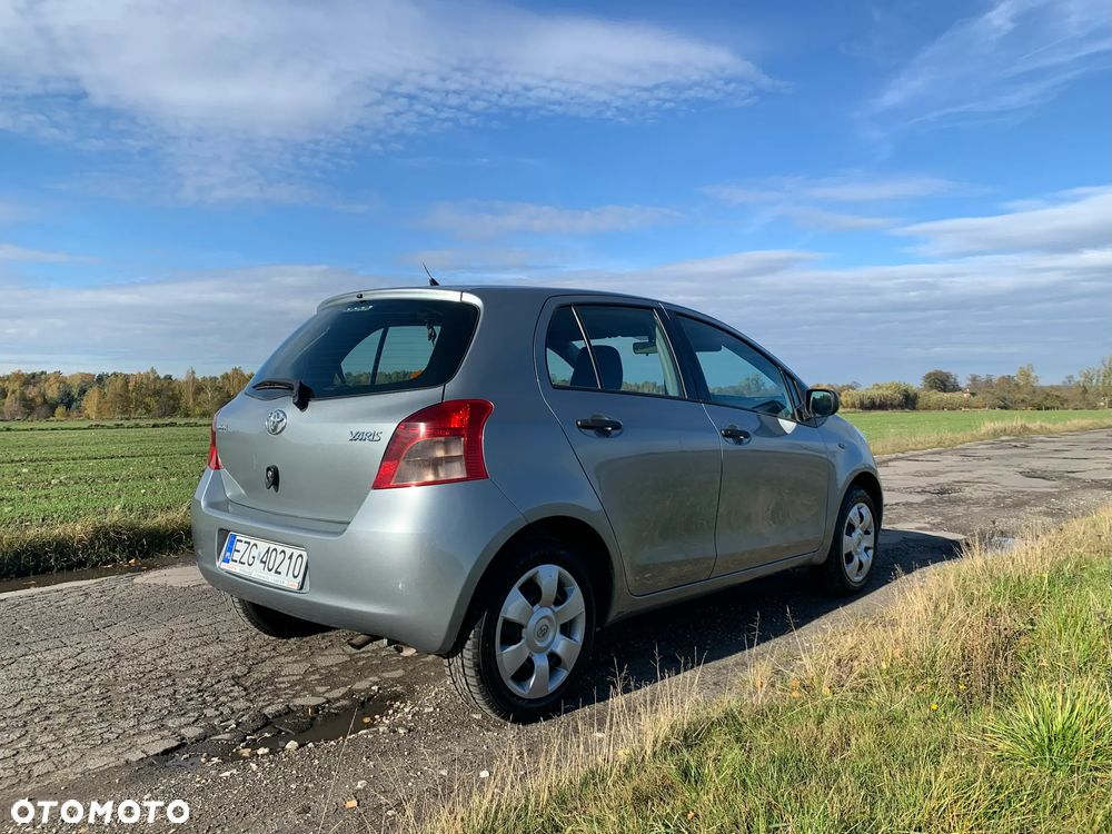 Toyota Yaris 1.0 Luna - 8