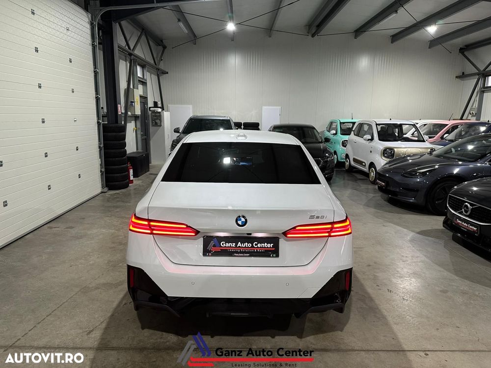 BMW Seria 5 520i AT MHEV - 28