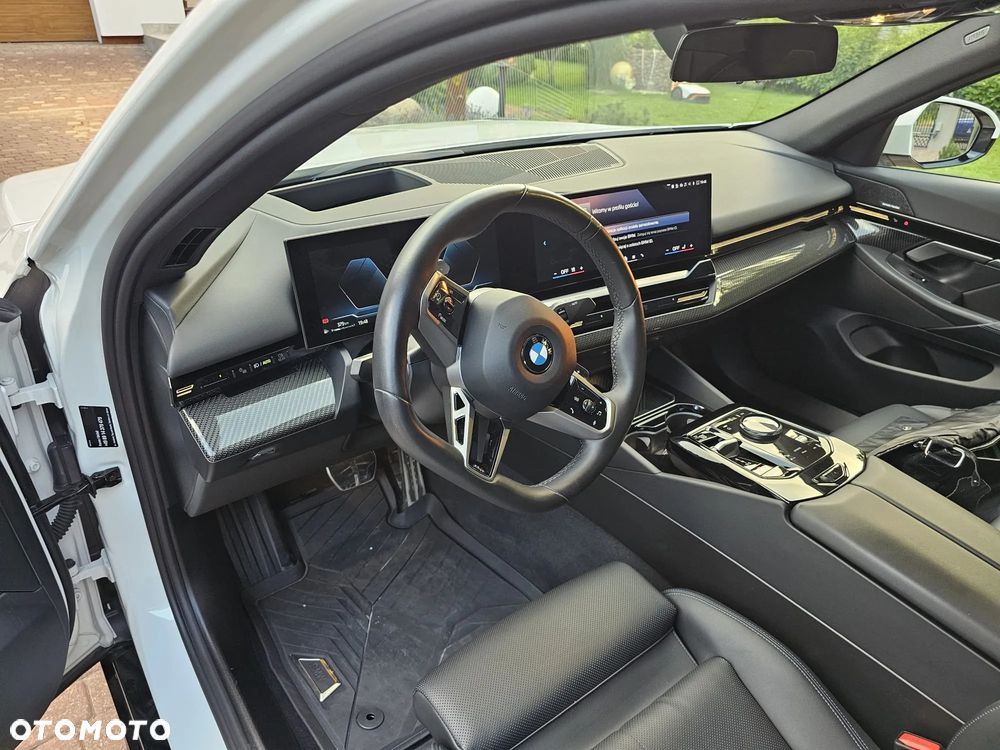 BMW Seria 5 520d xDrive - 14