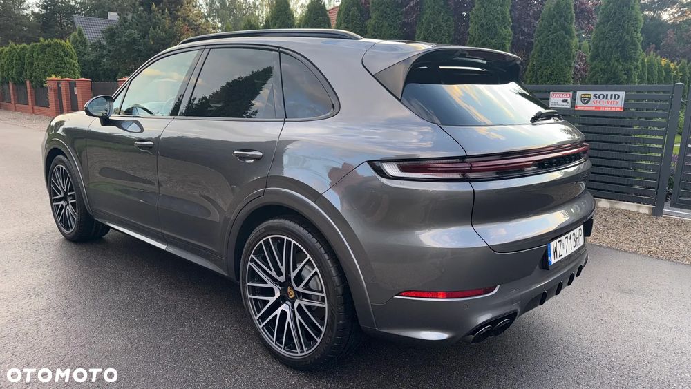 Porsche Cayenne - 4