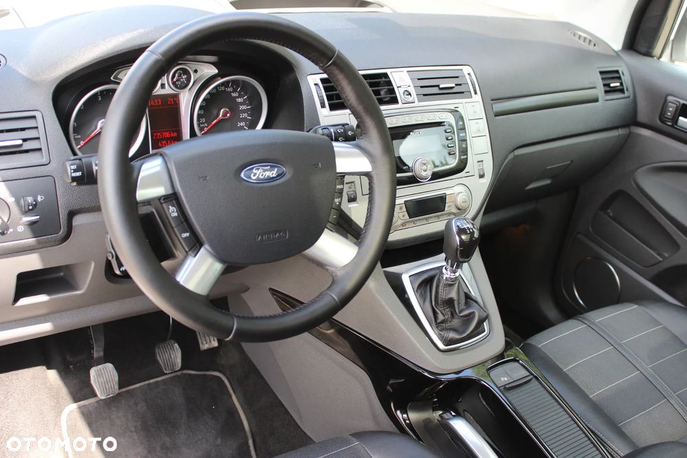 Ford Kuga 2.0 TDCi 4x4 Titanium - 27