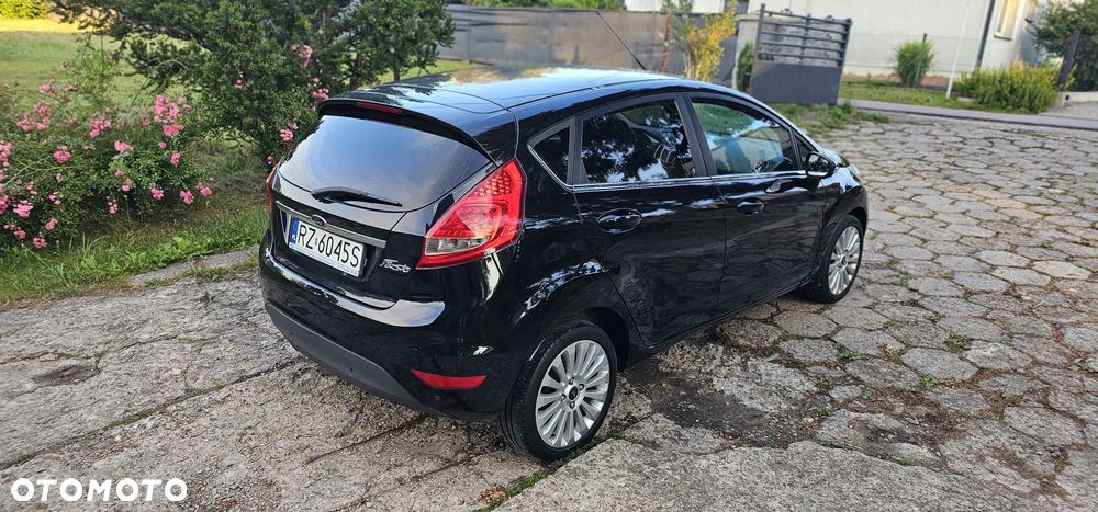 Ford Fiesta - 2