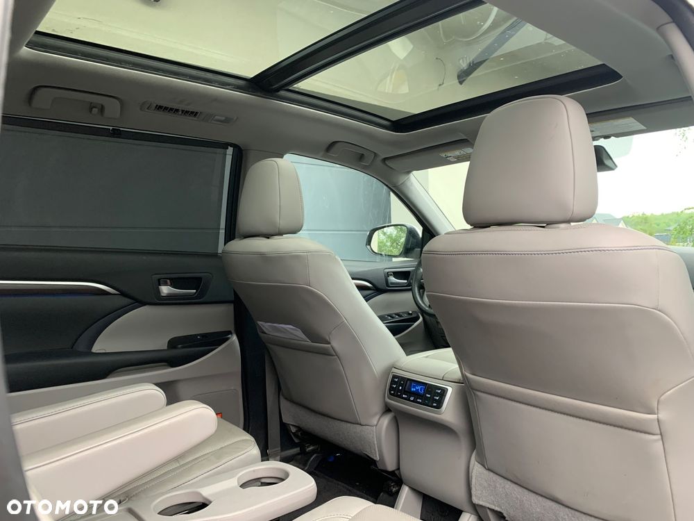 Toyota Highlander 3.3 V6 Base Hybrid - 17