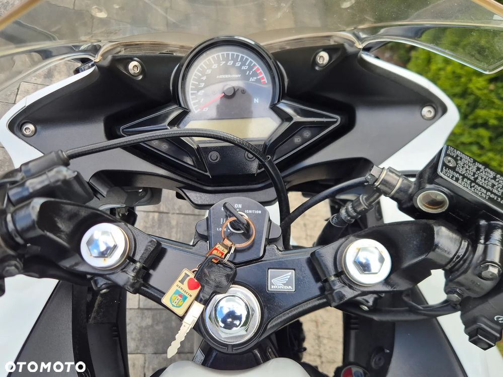 Honda CBR - 16