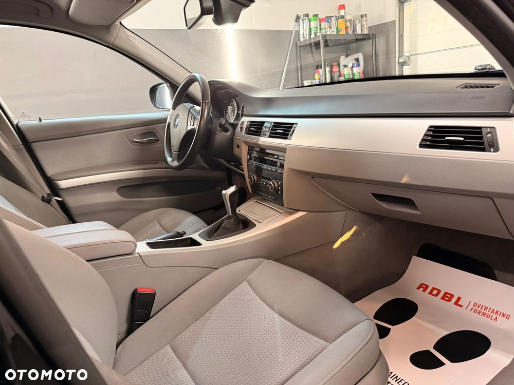 BMW Seria 3 318d DPF - 5