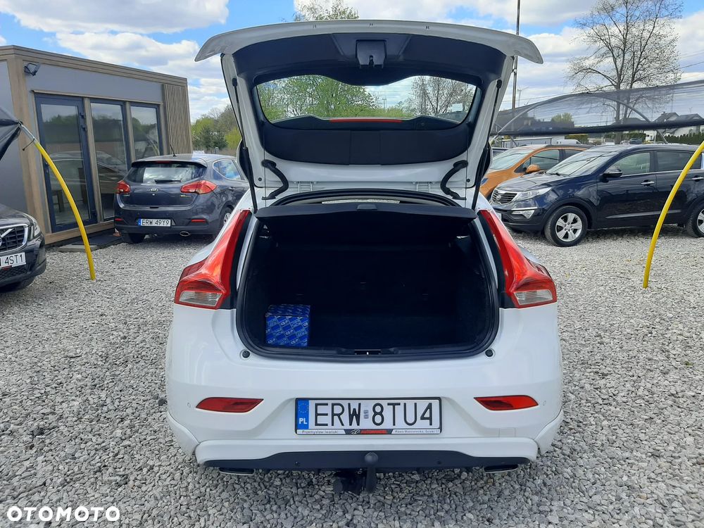 Volvo V40 D2 Momentum - 4