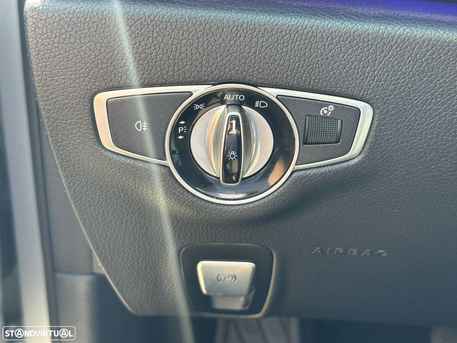 Mercedes-Benz E 220 d Avantgarde - 28