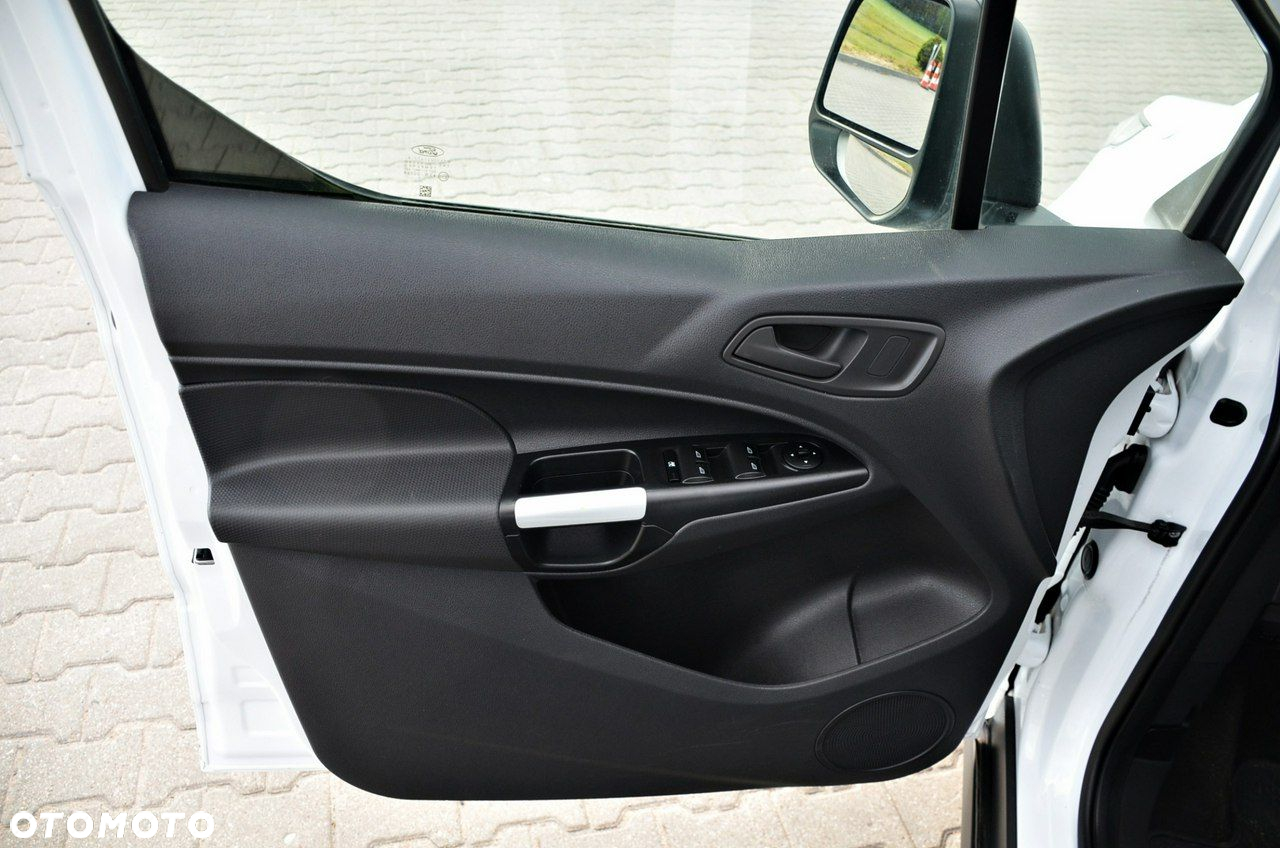 Ford Transit Connect - 18