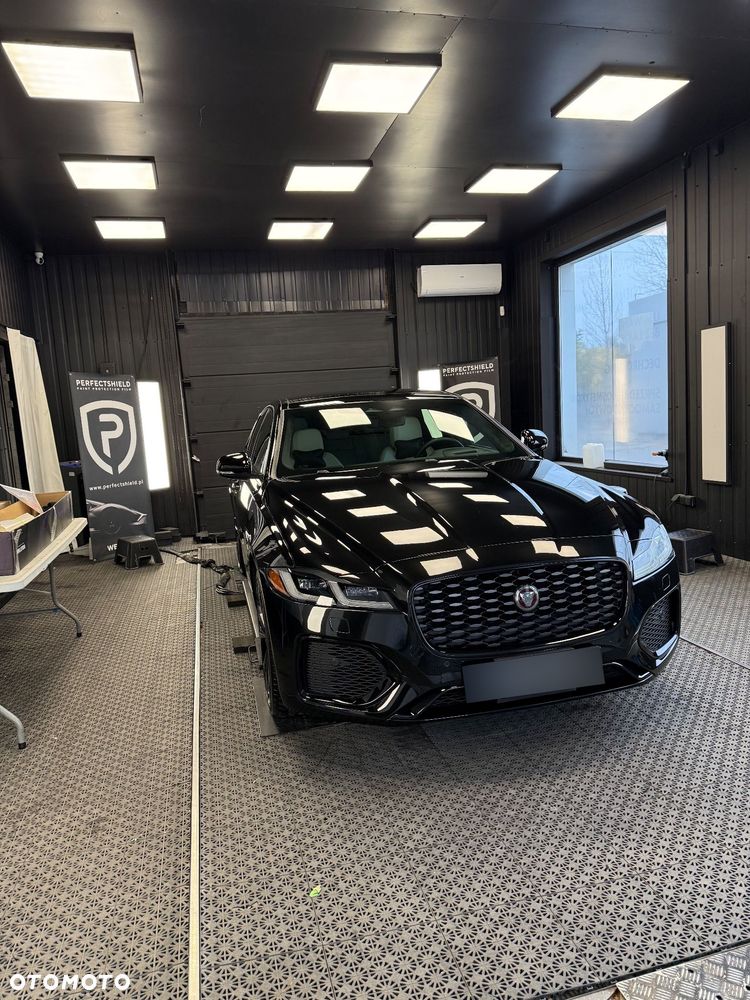 Jaguar XF 2.0 P300 AWD SE - 4