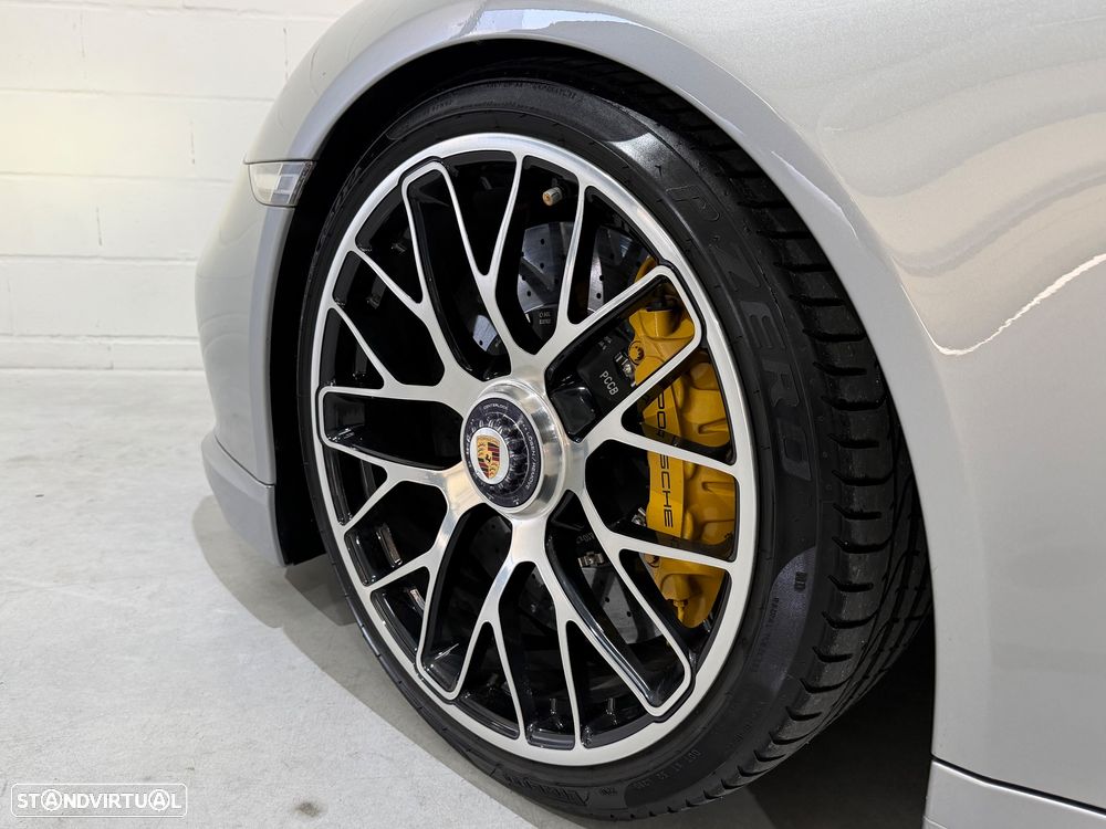 Porsche 911 (991) Turbo S - 16