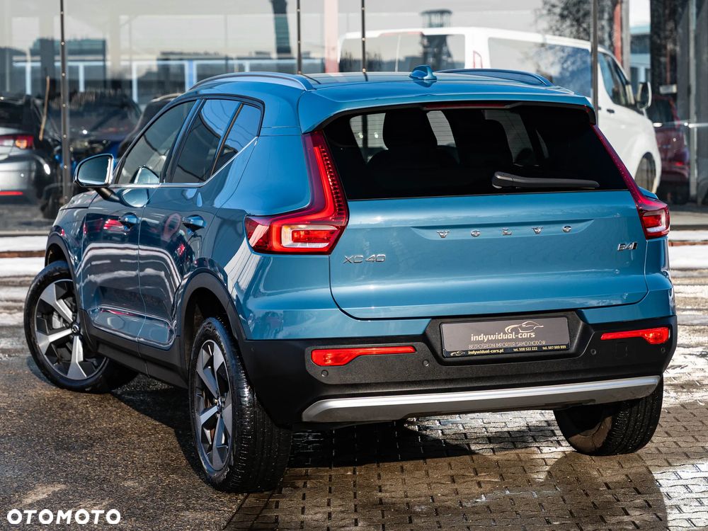 Volvo XC 40 B4 B AWD Geartronic RDesign - 4