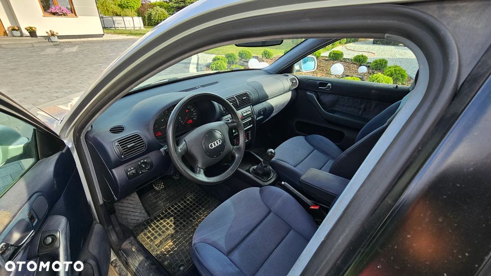 Audi A3 Sportback 1.6 Ambiente - 10
