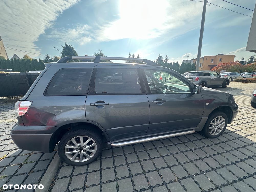 Mitsubishi Outlander 2003 photo 4