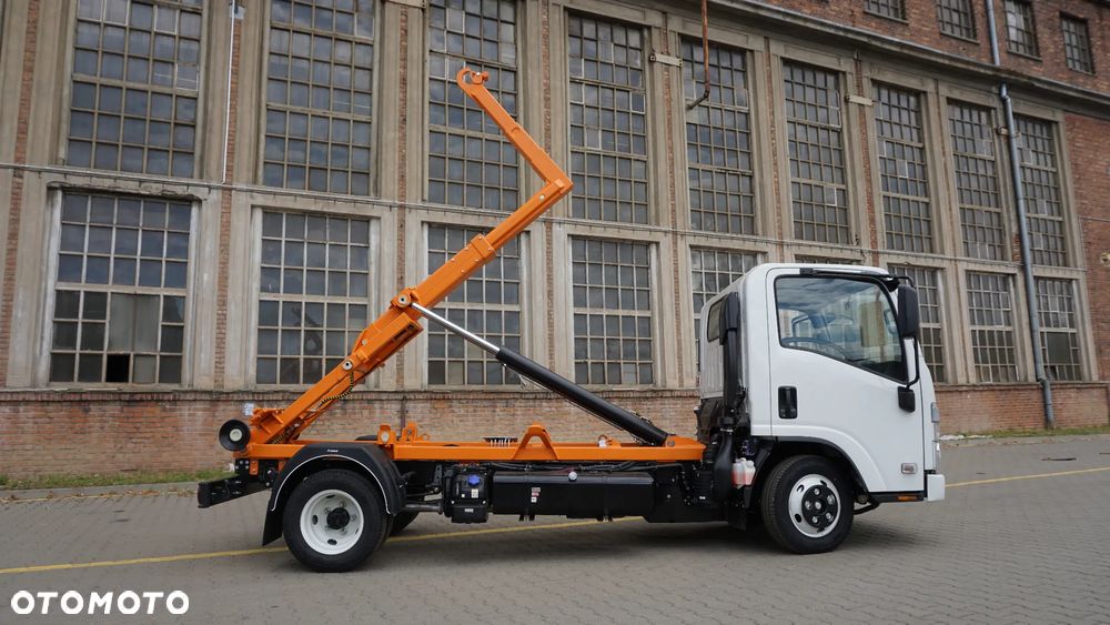 Isuzu ML 27 NLR85 - 7