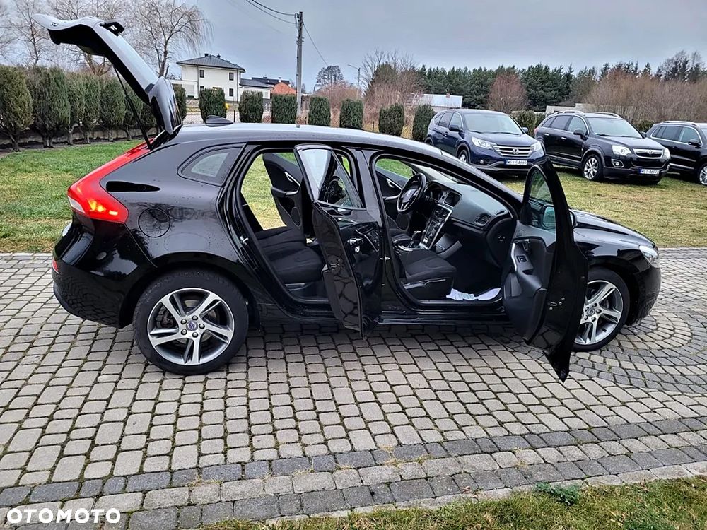 Volvo V40 T2 Momentum - 10