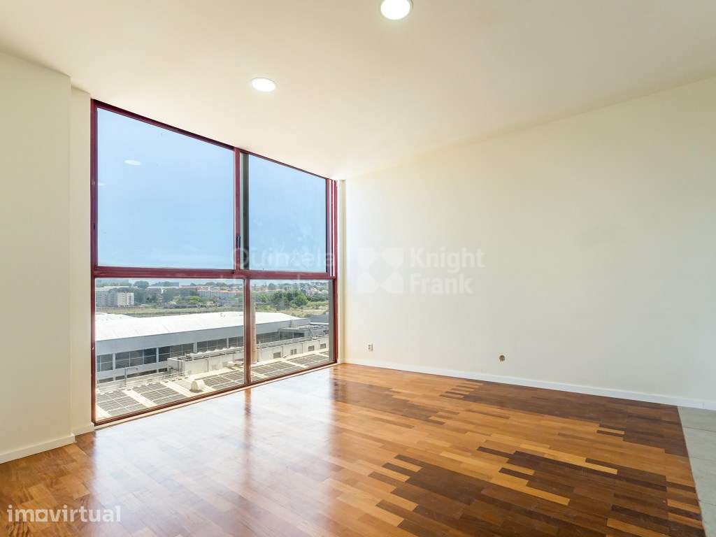 Apartamento T1 reabilitado com garagem em Matosinhos Sul - Grande imagem: 5/24