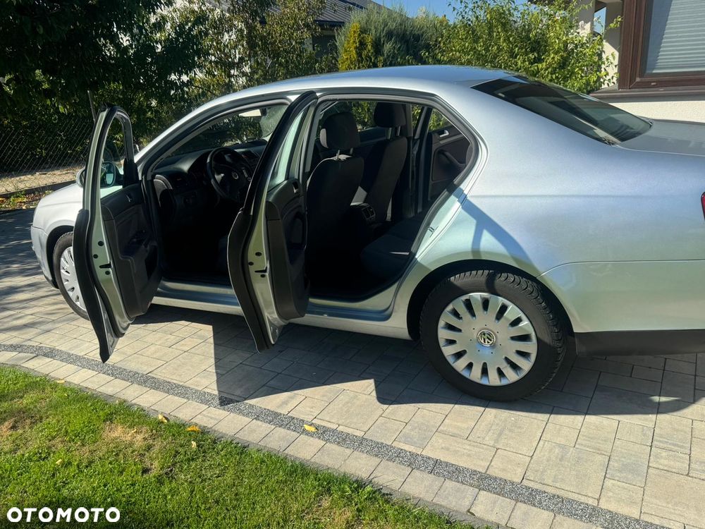 Volkswagen Jetta 1.9 TDI Trendline - 10