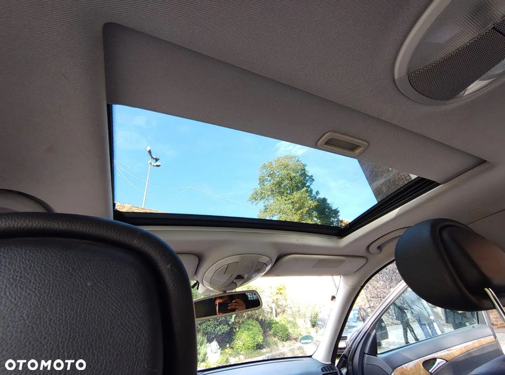 Mercedes-Benz Klasa E - 16