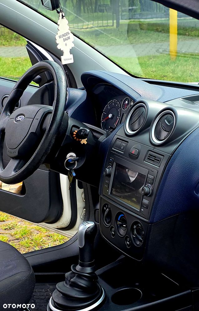 Ford Fiesta - 8