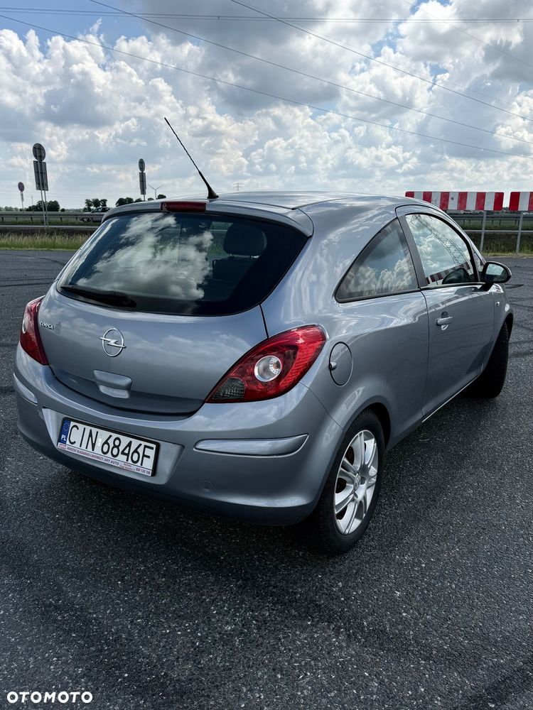 Opel Corsa 1.4 16V Essentia - 2