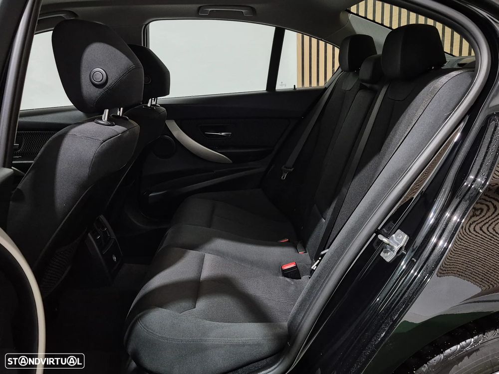 BMW 330 e iPerformance Advantage - 31