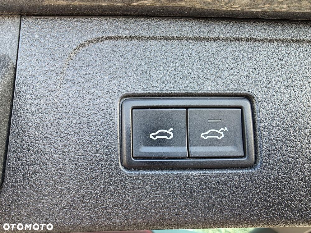 Volkswagen Passat Variant 2.0 TDI BMT 4Mot Highline - 27