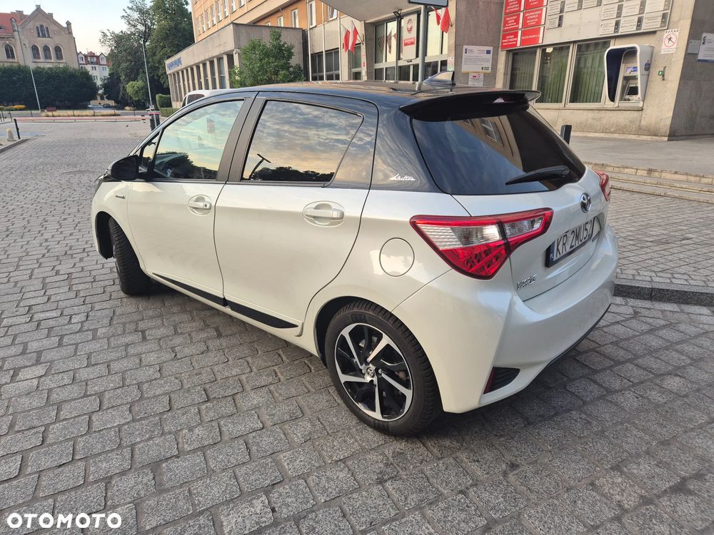 Toyota Yaris Hybrid 100 Selection - 5