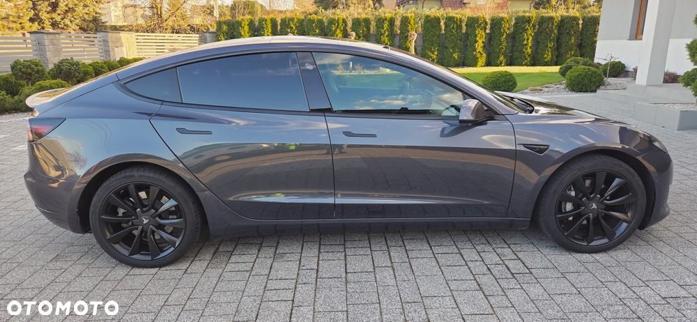Tesla Model 3 Langstreckenbatterie Allradantrieb Dual Motor - 17
