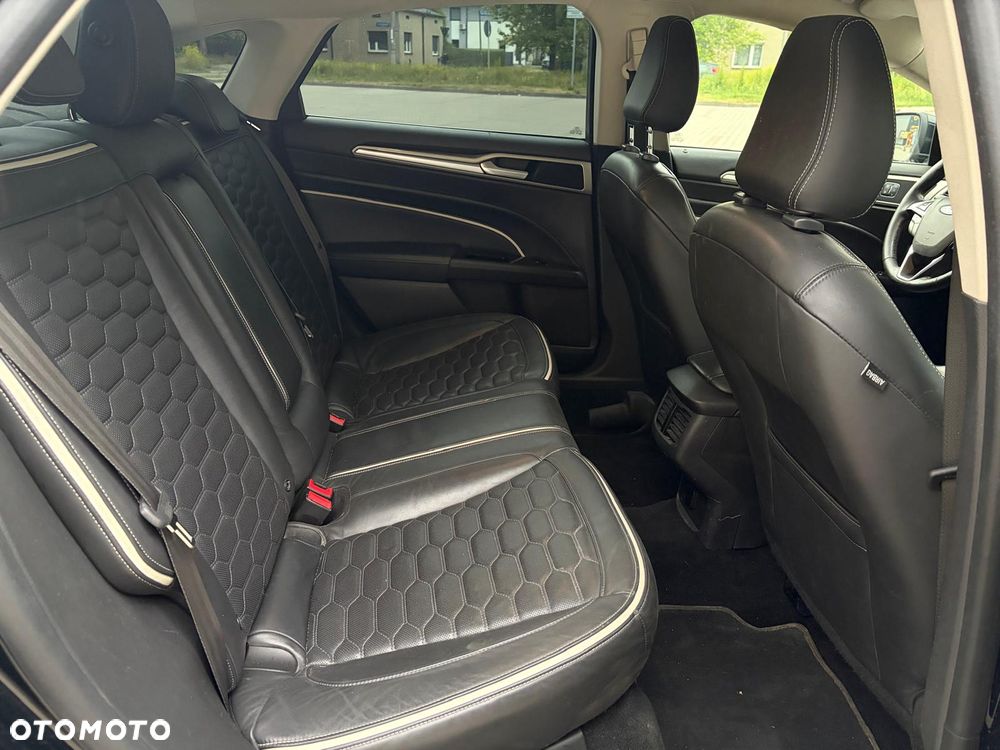 Ford Mondeo Vignale 2.0 Hybrid - 14