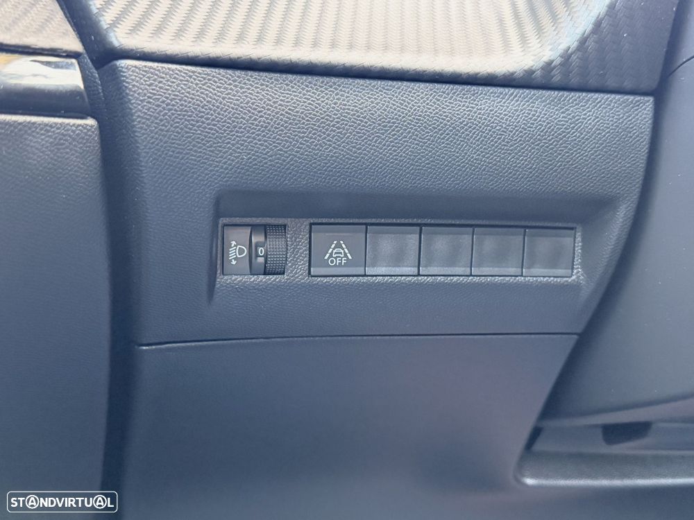 Peugeot 2008 1.2 PureTech Signature - 19