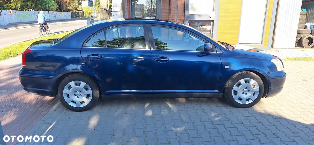 Toyota Avensis 1.6 VVT-i Terra - 4