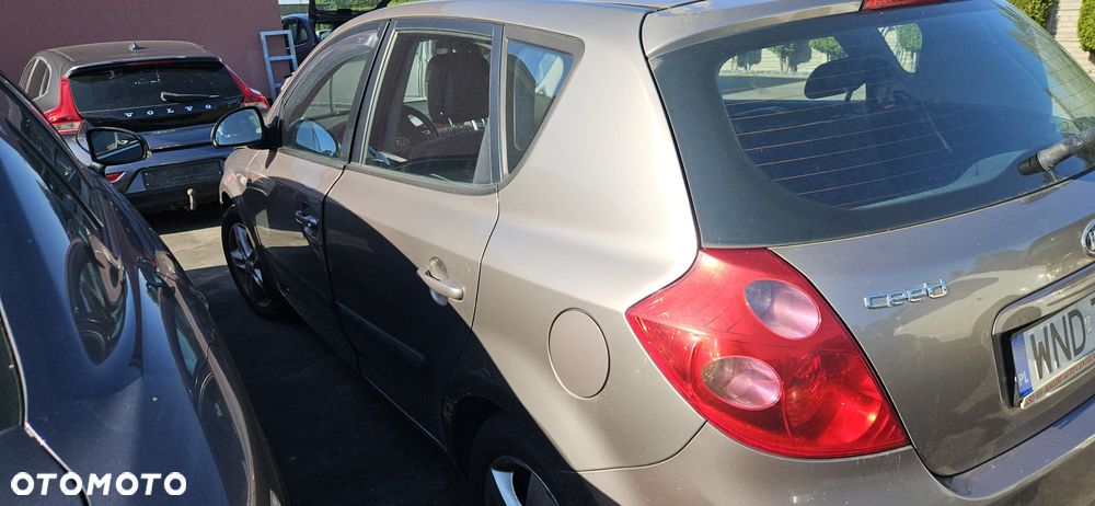 KIA CEED I 06-09 1.6 CRDI - RADIOODTWARZACZ - 21