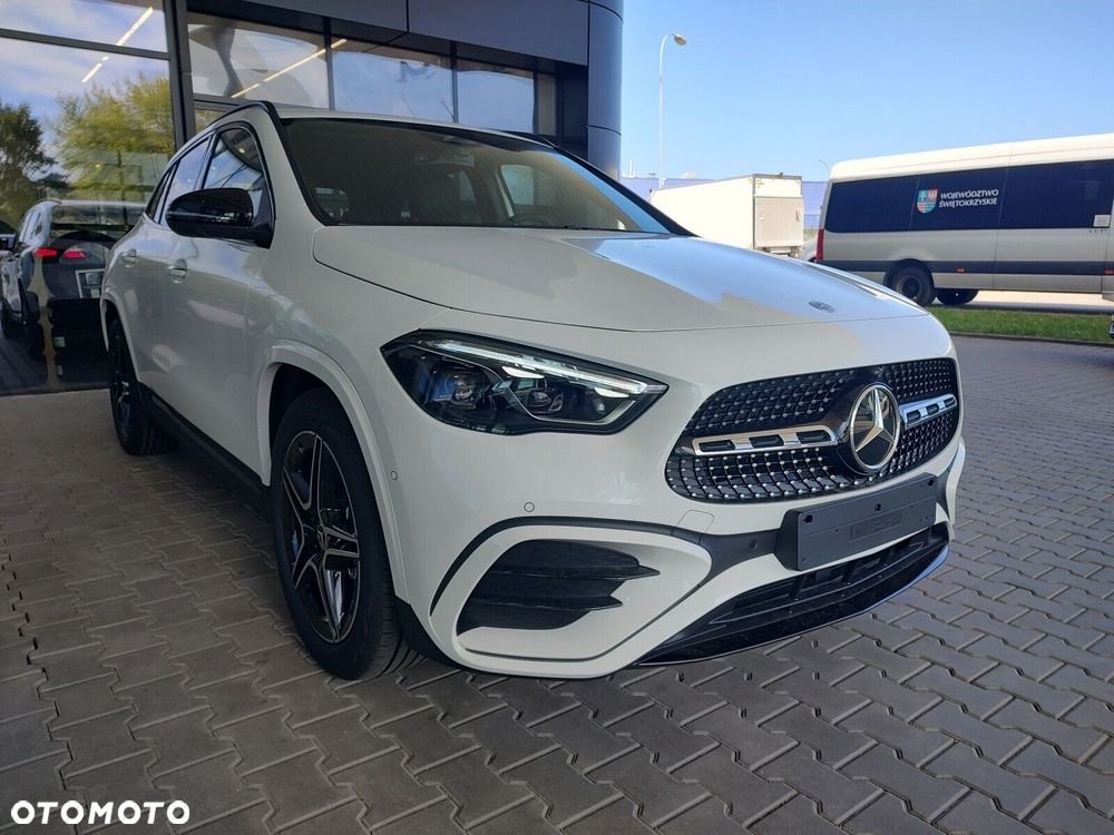 Mercedes-Benz GLA - 4