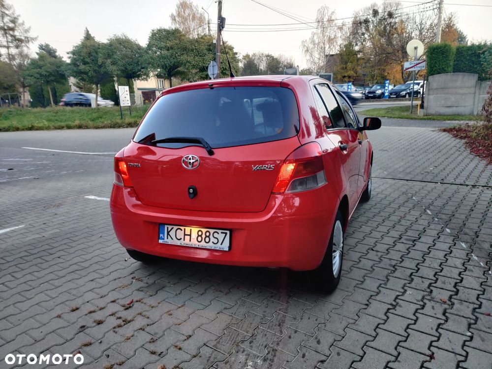 Toyota Yaris 1.0 Terra - 13