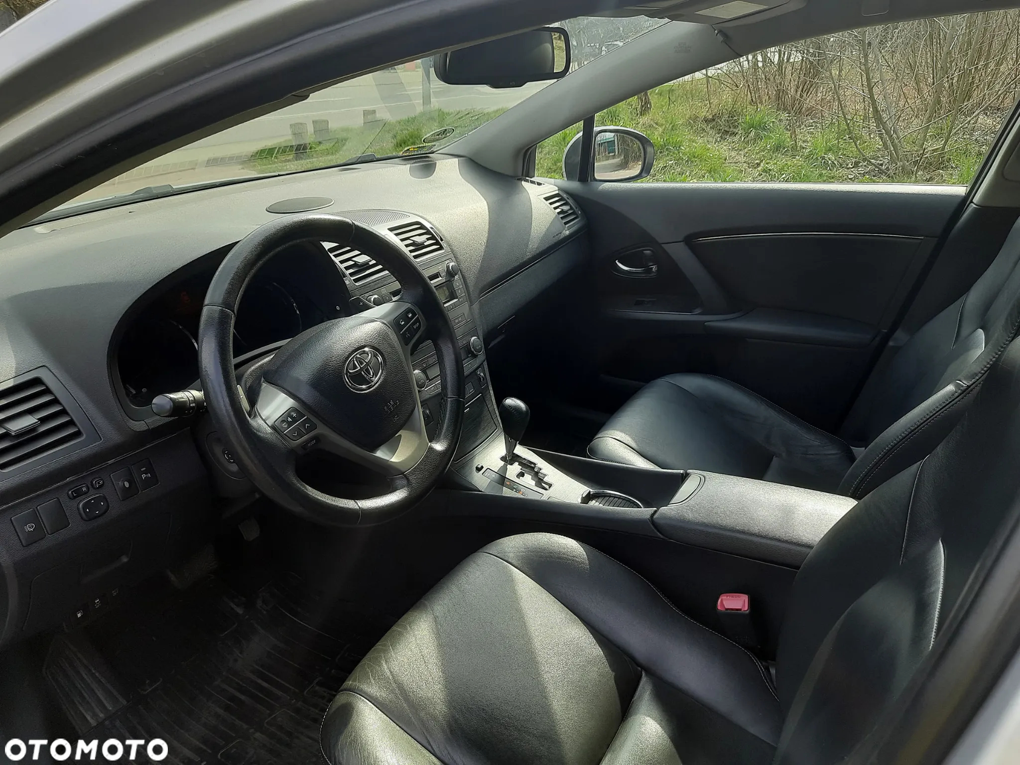 Toyota Avensis - 13