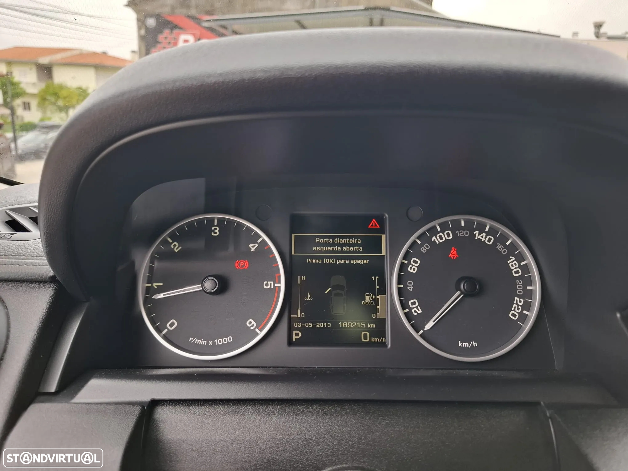 Land Rover Discovery SD V6 HSE - 34