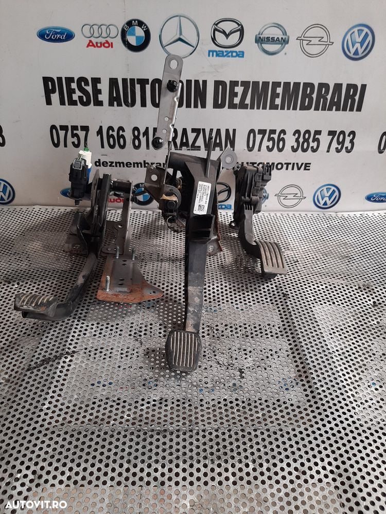 Pod Pedalier Pedala Frana Acceleratie Ambreiaj Ford Focus 2 Facelift Volan Stanga 1.6 Tdci 90 Cai Euro 5 Motor GPDA Dezmembrez Ford Focus 2 Facelift 1.6 Tdci Euro 5 Motor GPDA An 2008-2011 Volan Stanga - 3