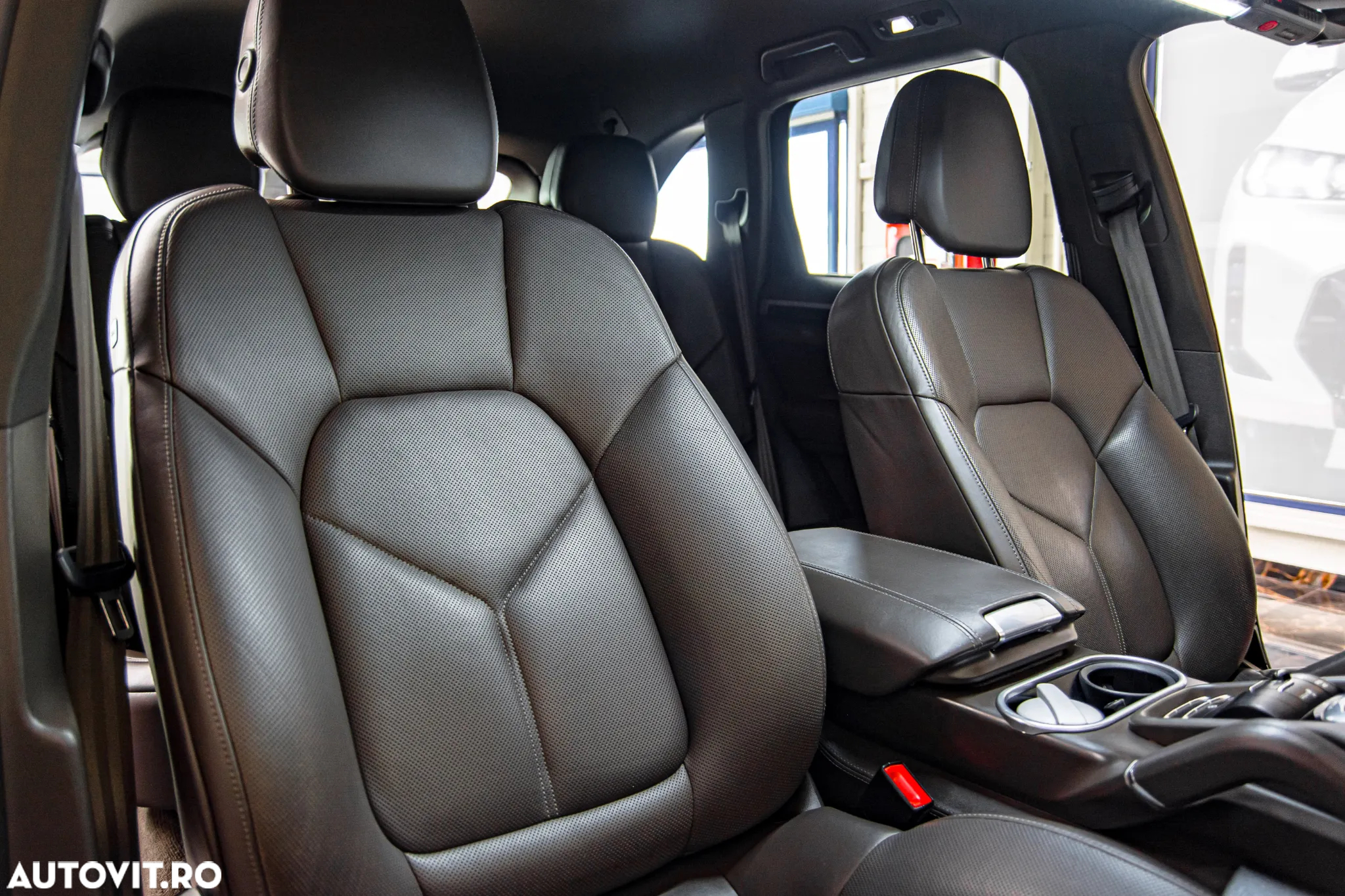 Porsche Cayenne 3.0 L - 18