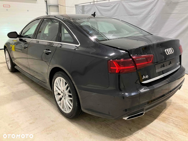 Audi sedan A6 C7 4G kompletny tył klapa lampy zderzak kolor Czarny metalik LY9T 2017 28km drzwi