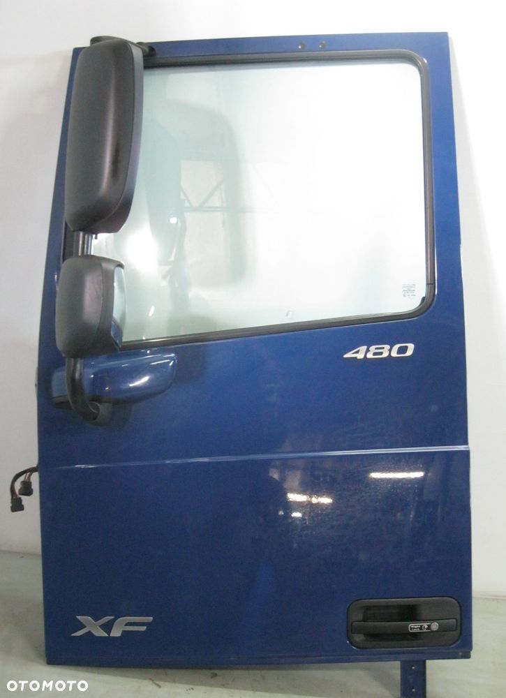 DRZWI PRAWE DAF XF POLIFT ORYGINAŁ KOMPLETNE (białe, czerwone, niebieskie) - 1